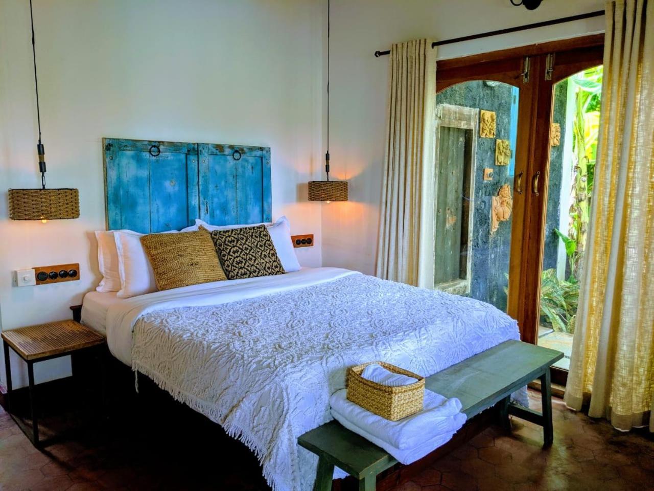 Sunsets And Palm Trees Bed & Breakfast Alappuzha Exterior photo