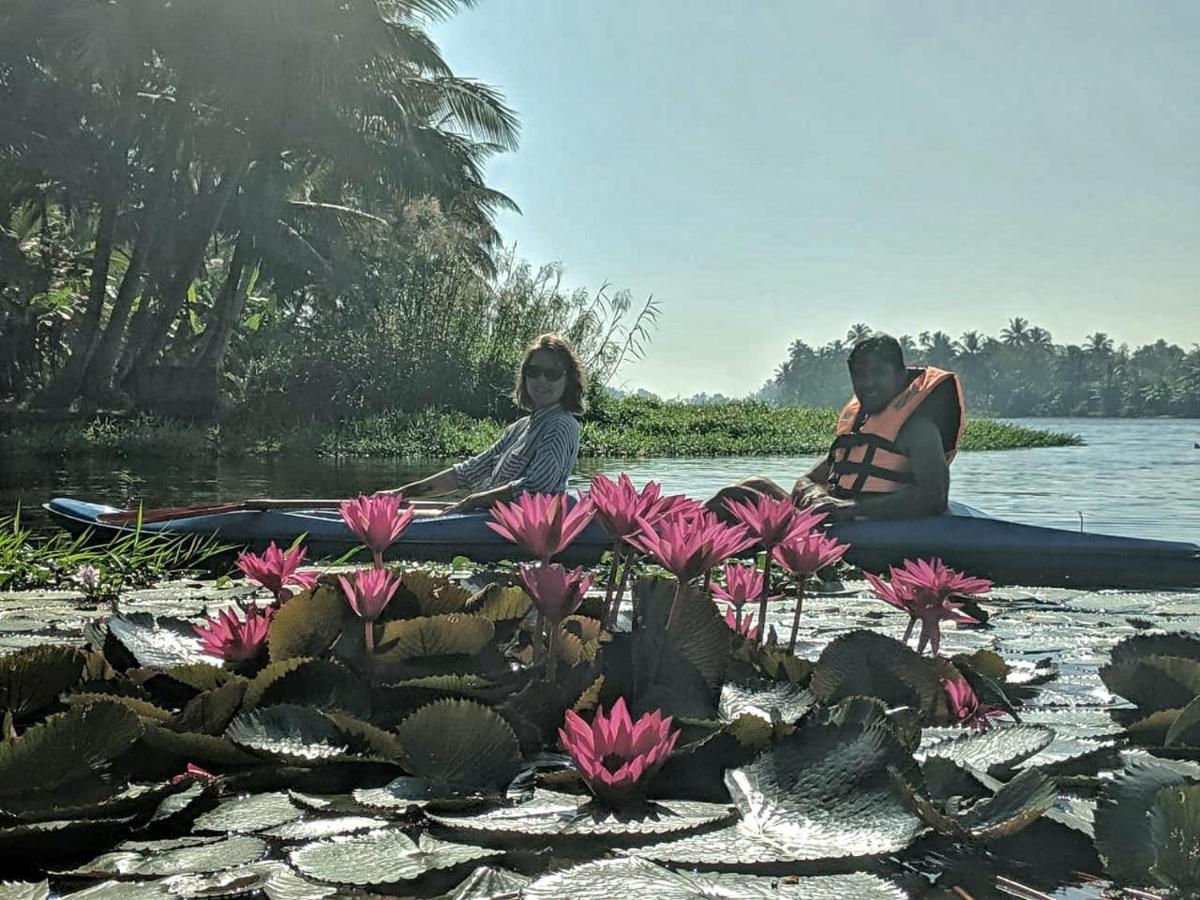 Sunsets And Palm Trees Bed & Breakfast Alappuzha Exterior photo