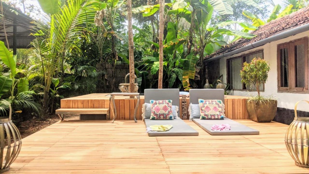 Sunsets And Palm Trees Bed & Breakfast Alappuzha Exterior photo