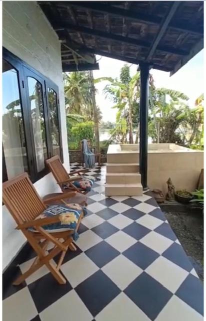 Sunsets And Palm Trees Bed & Breakfast Alappuzha Exterior photo