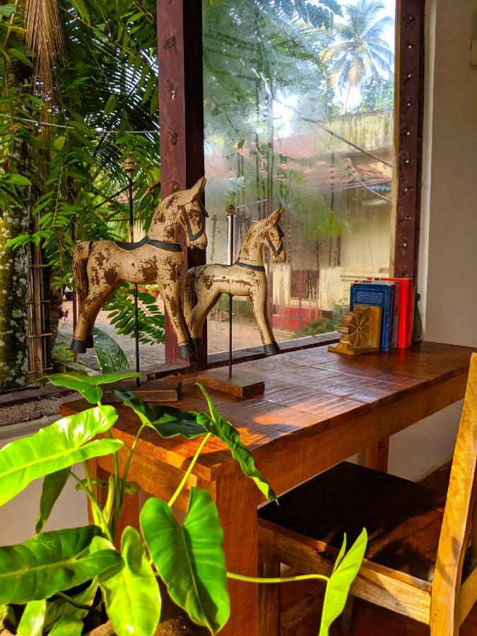 Sunsets And Palm Trees Bed & Breakfast Alappuzha Exterior photo