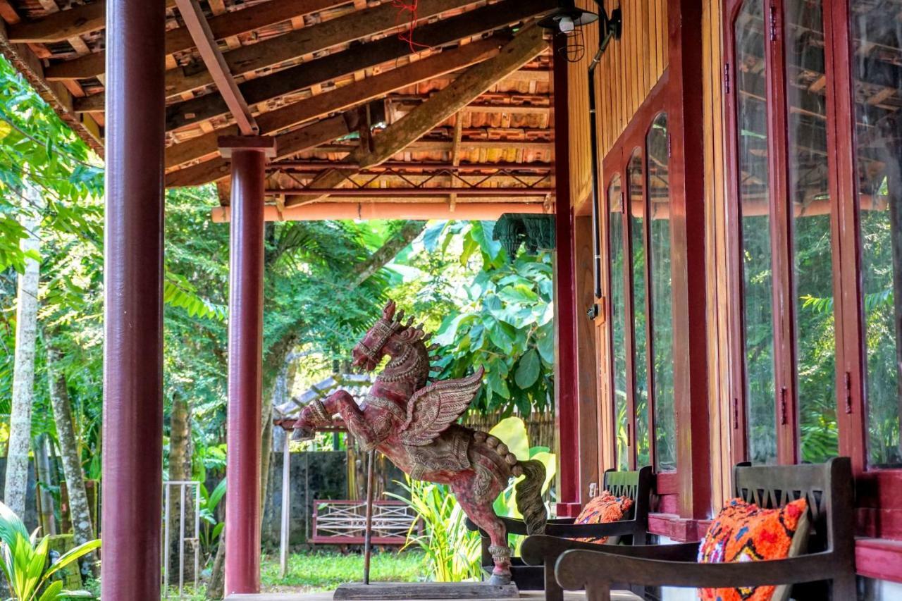 Sunsets And Palm Trees Bed & Breakfast Alappuzha Exterior photo