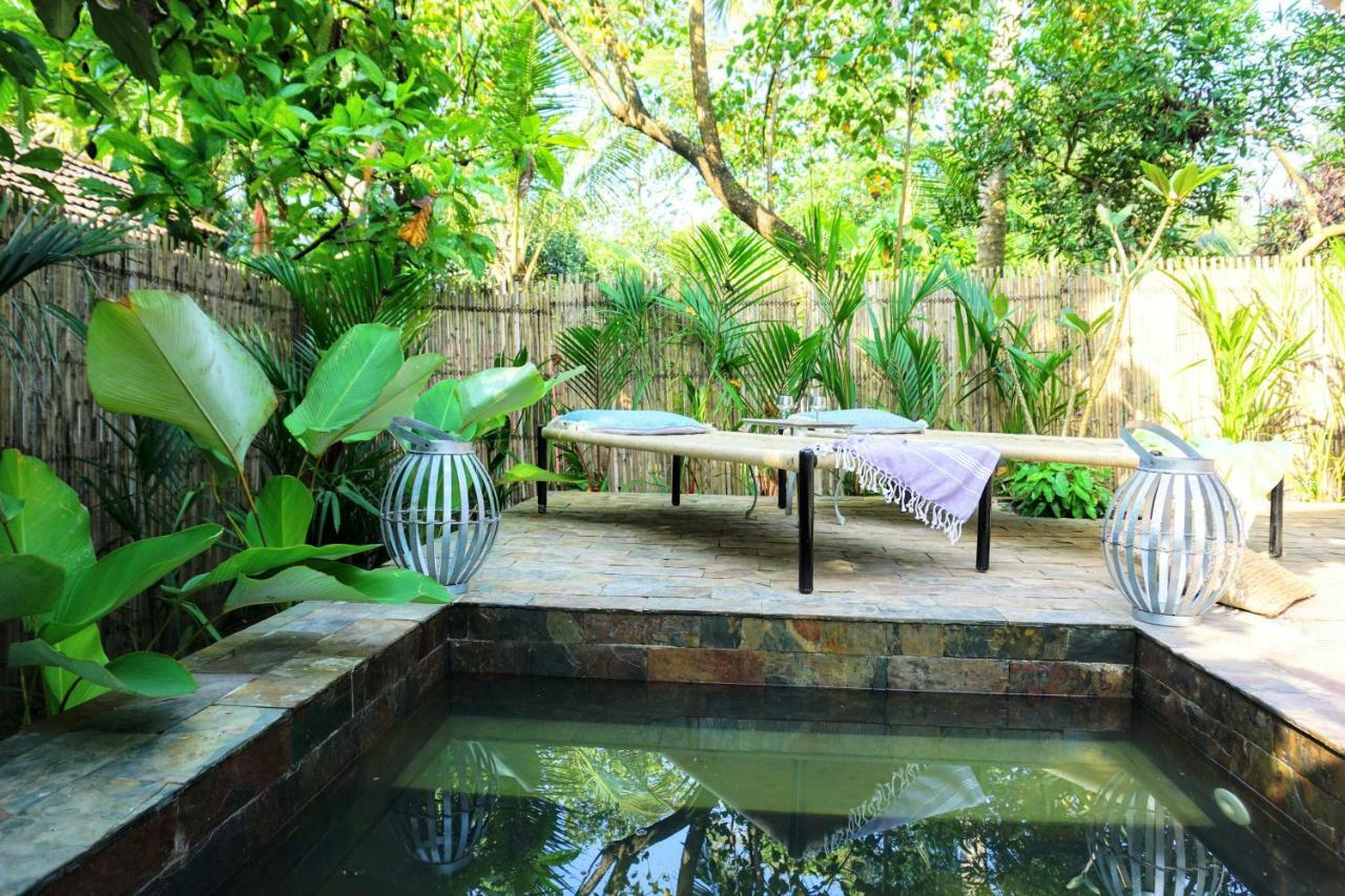 Sunsets And Palm Trees Bed & Breakfast Alappuzha Exterior photo